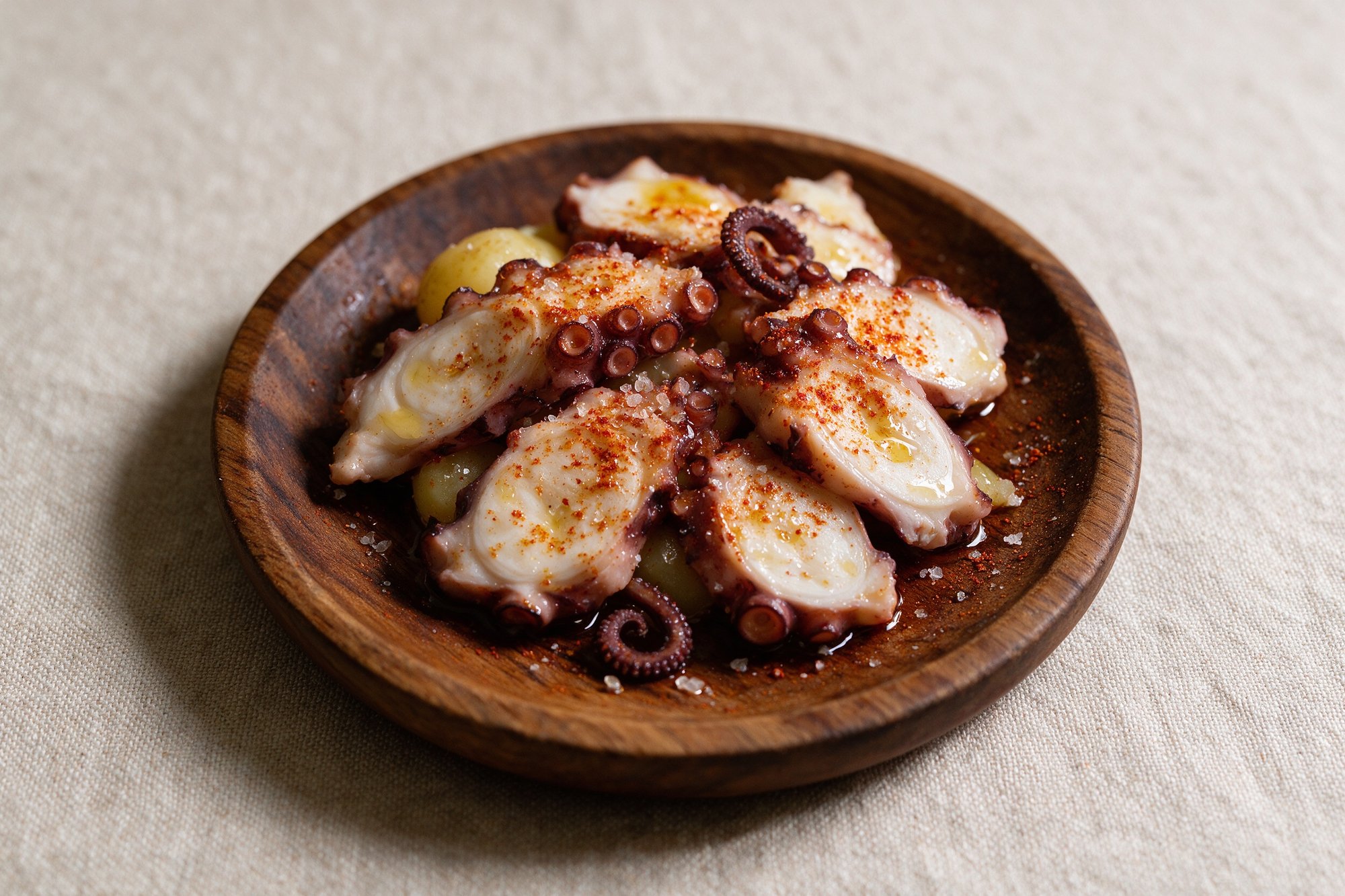 Pata de pulpo a la Encarni con pimentón y aceite de oliva